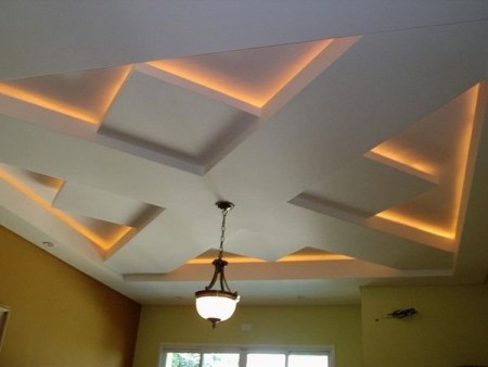 erigesso Como é bonita uma casa bem decorada com detalhes, molduras e claro o uso da decoração em gesso, parece que a casa ganha novas formas, linhas modernas e sofisticadas, esse setor de decoração de teto em gesso a cada dia só aumenta, a procura é fant